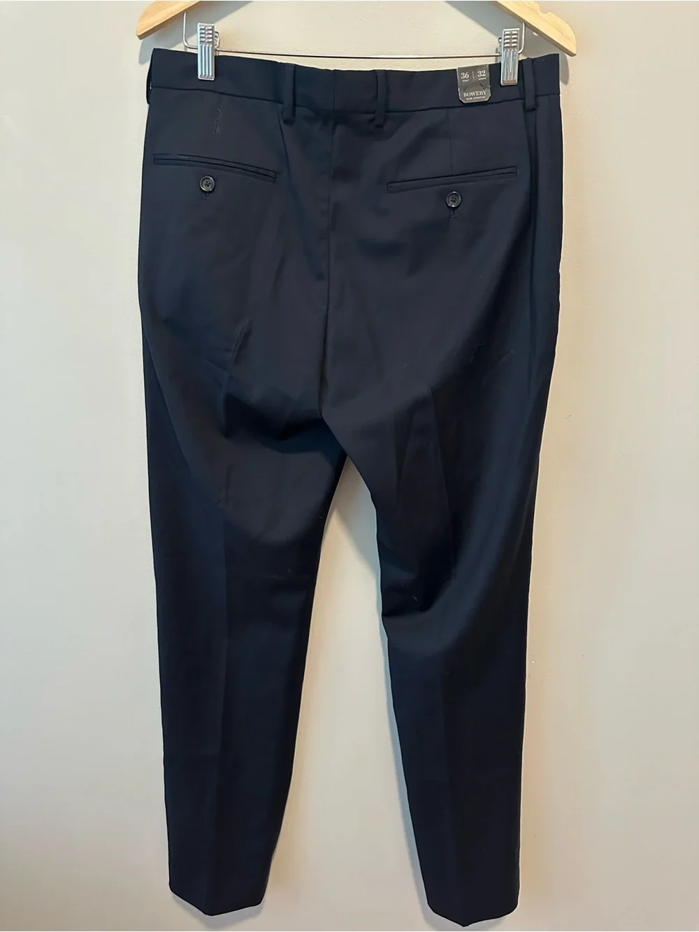 NWT! J.Crew Bowery Navy dress pant in wool blend. Men’s 36X32